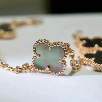[Echo Fine ]CLOVER 5 MOTIF GRAY MOP  BRACELET