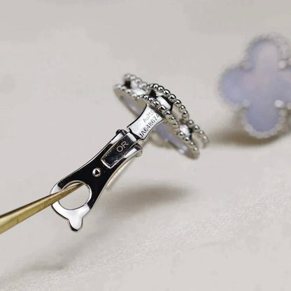 [Echo Fine ]CLOVER MEDIUM 1 MOTIFS  WHITE MOP EARRINGS SILVER