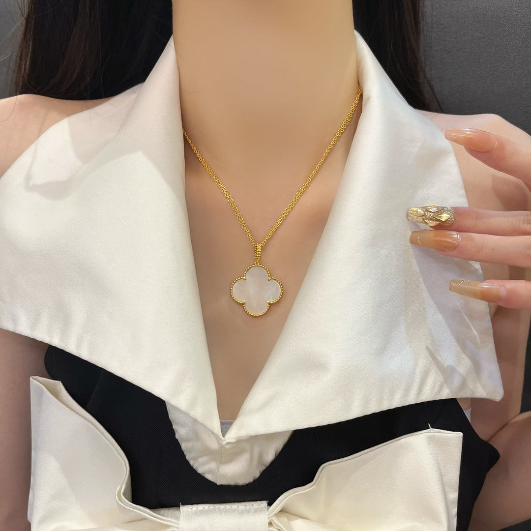 [Echo Fine ]CLOVER 25MM MOP LARGE PENDANT NECKLACE