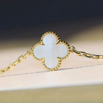 [Echo Fine ]CLOVER 20 MOTIFS WHITE MOP NECKLACE