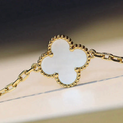 [Echo Fine ]CLOVER 20 MOTIFS WHITE MOP NECKLACE