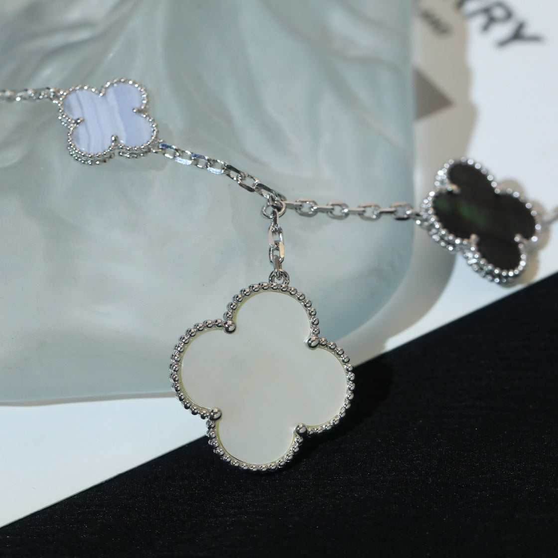 [Echo Fine ]CLOVER BRACELET 5 MOTIFS MOP CHALCEDONY SILVER