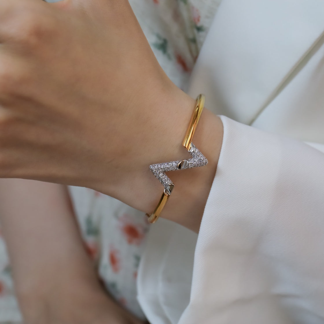 [Echo Fine ]VOLTE UPSITE DOWN GOLD DIAMOND BRACELET