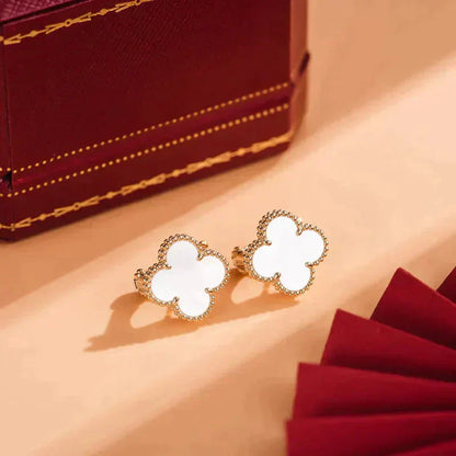 [Echo Fine ]CLOVER MEDIUM 1 MOTIFS  WHITE MOP STUD EARRINGS