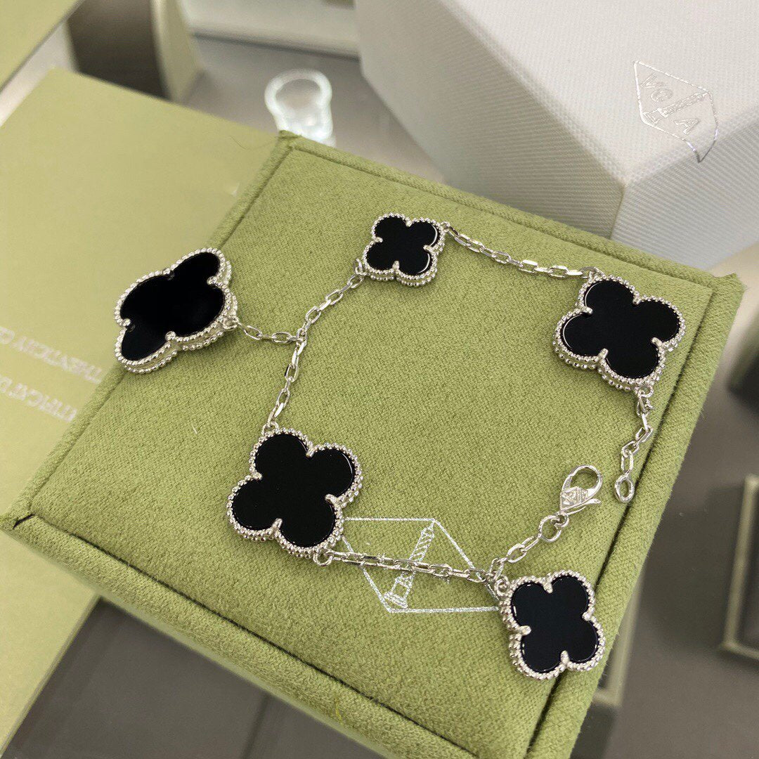 [Echo Fine ]CLOVER 5 MOTIFS SIVLER ONYX BRACELET