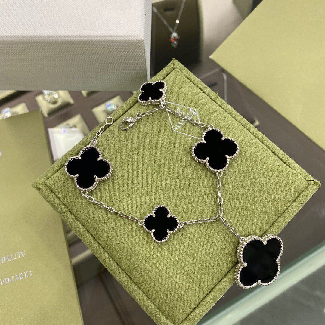 [Echo Fine ]CLOVER 5 MOTIFS SIVLER ONYX BRACELET
