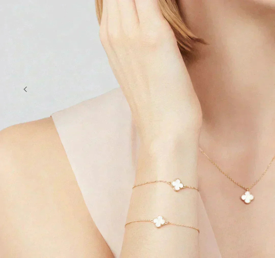 [Echo Fine ]CLOVER MINI 9.5MM WHITE MOTHER-OF-PEARL NECKLACE