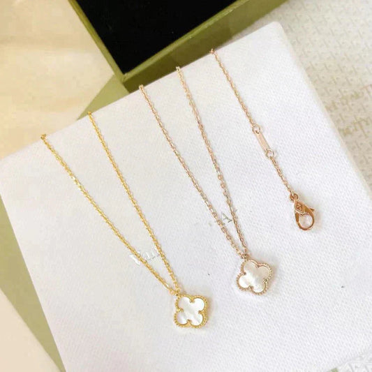 [Echo Fine ]CLOVER MINI 9.5MM WHITE MOTHER-OF-PEARL NECKLACE