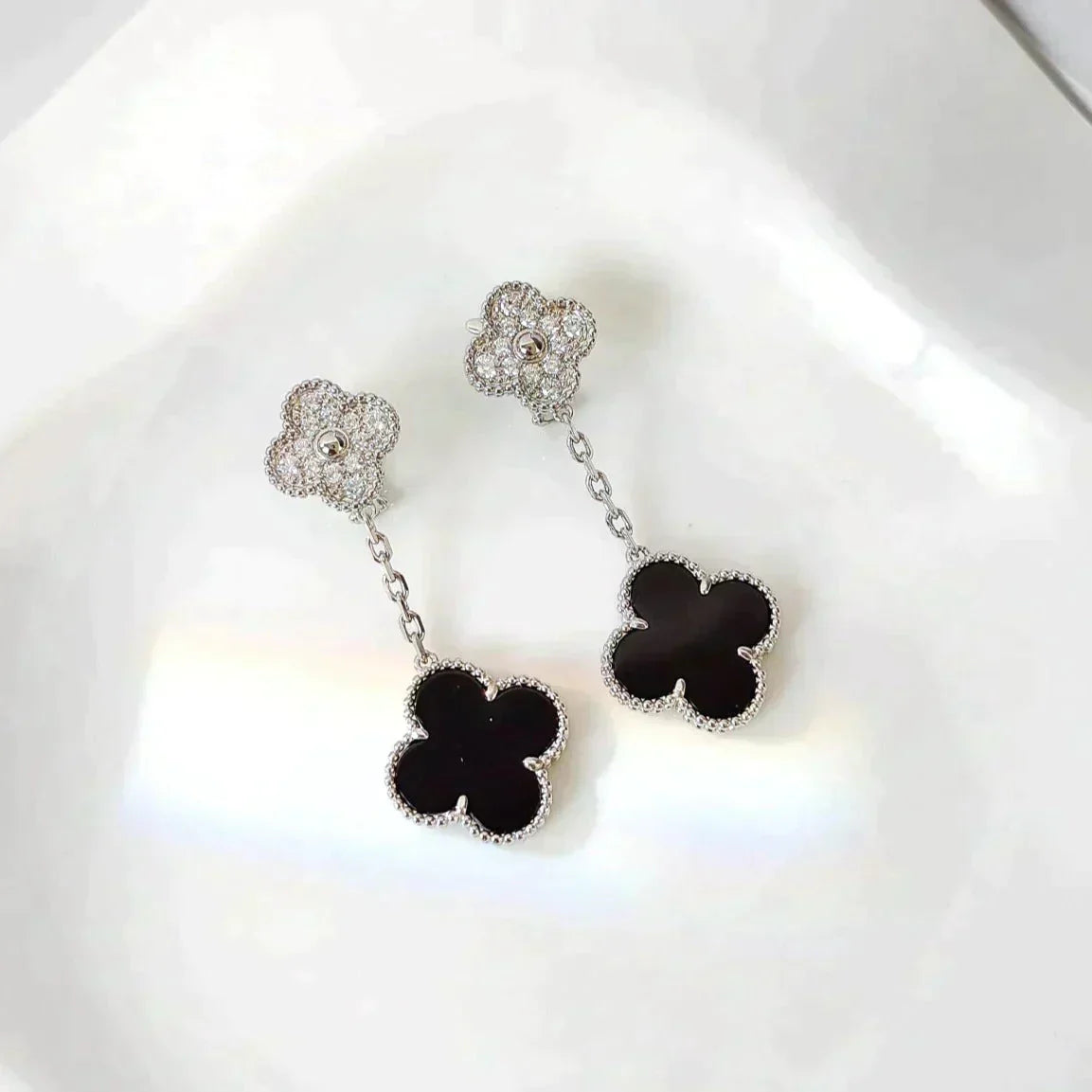 [Echo Fine ]CLOVER 2 MOTIFS  DIAMOND ONYX EARRINGS SILVER