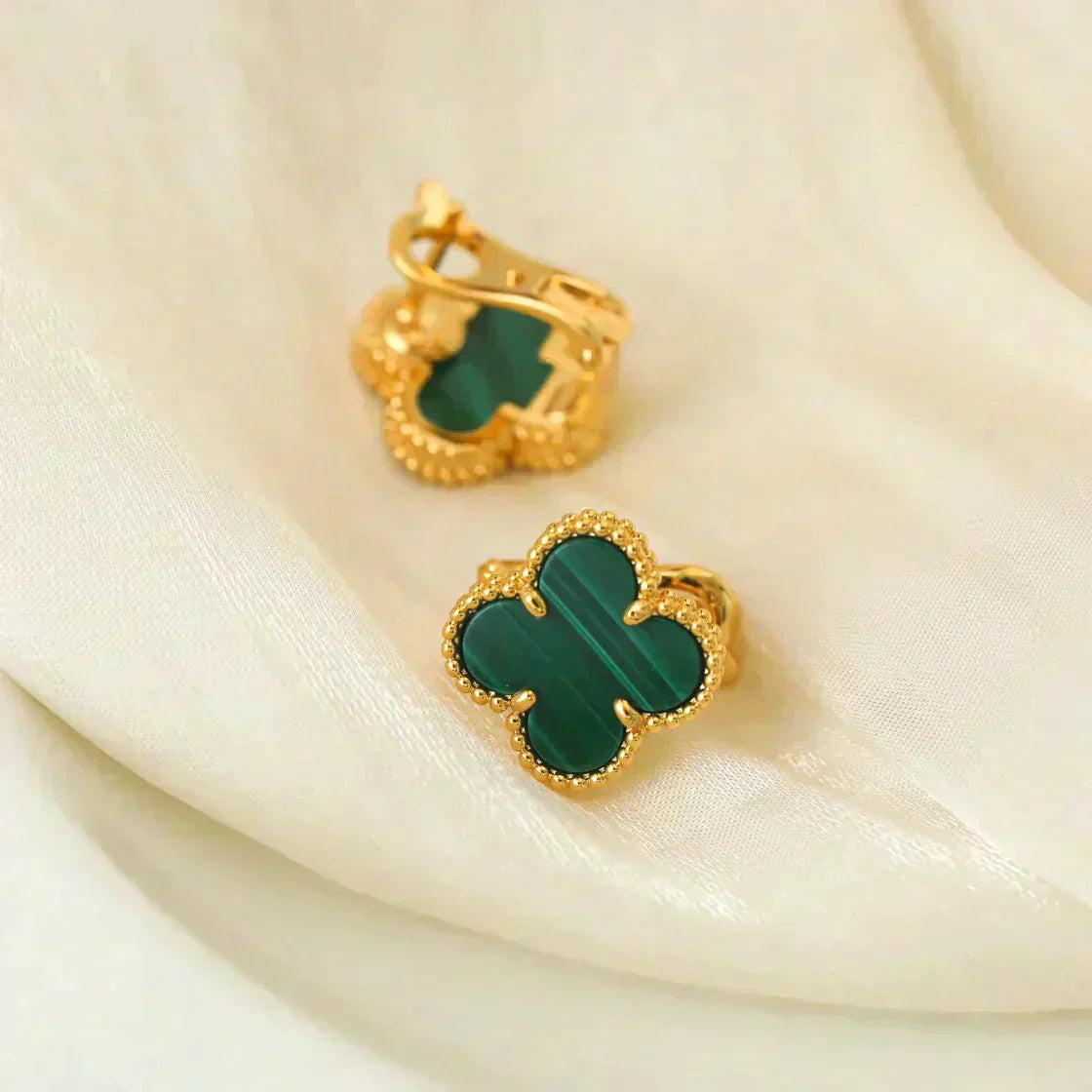 [Echo Fine ]CLOVER MEDIUM 1 MOTIFS MALACHITE  EARRINGS