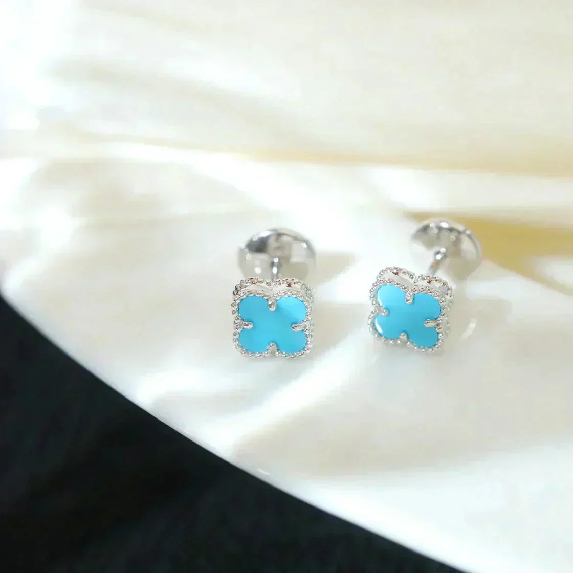 [Echo Fine ]CLOVER MINI 9.5MM ONYX STUD EARRINGS SILVER