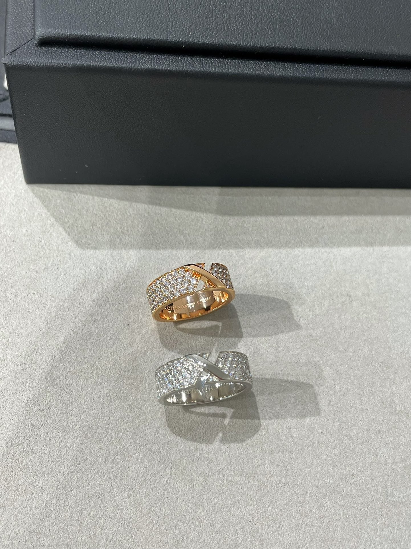 [Echo Fine ]LIENS EVIDENCE  DIAMOND PAVED RING