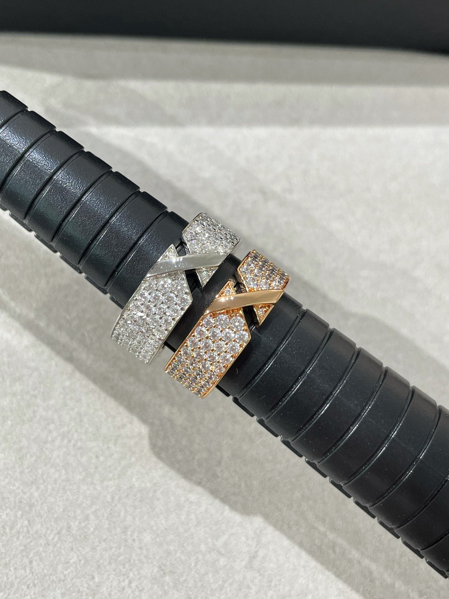 [Echo Fine ]LIENS EVIDENCE  DIAMOND PAVED RING