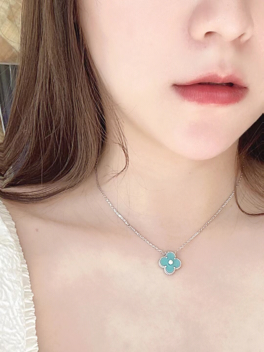 [Echo Fine ]CLOVER 1 DIAMOND LIGHT BLUE SILVER NECKLACE