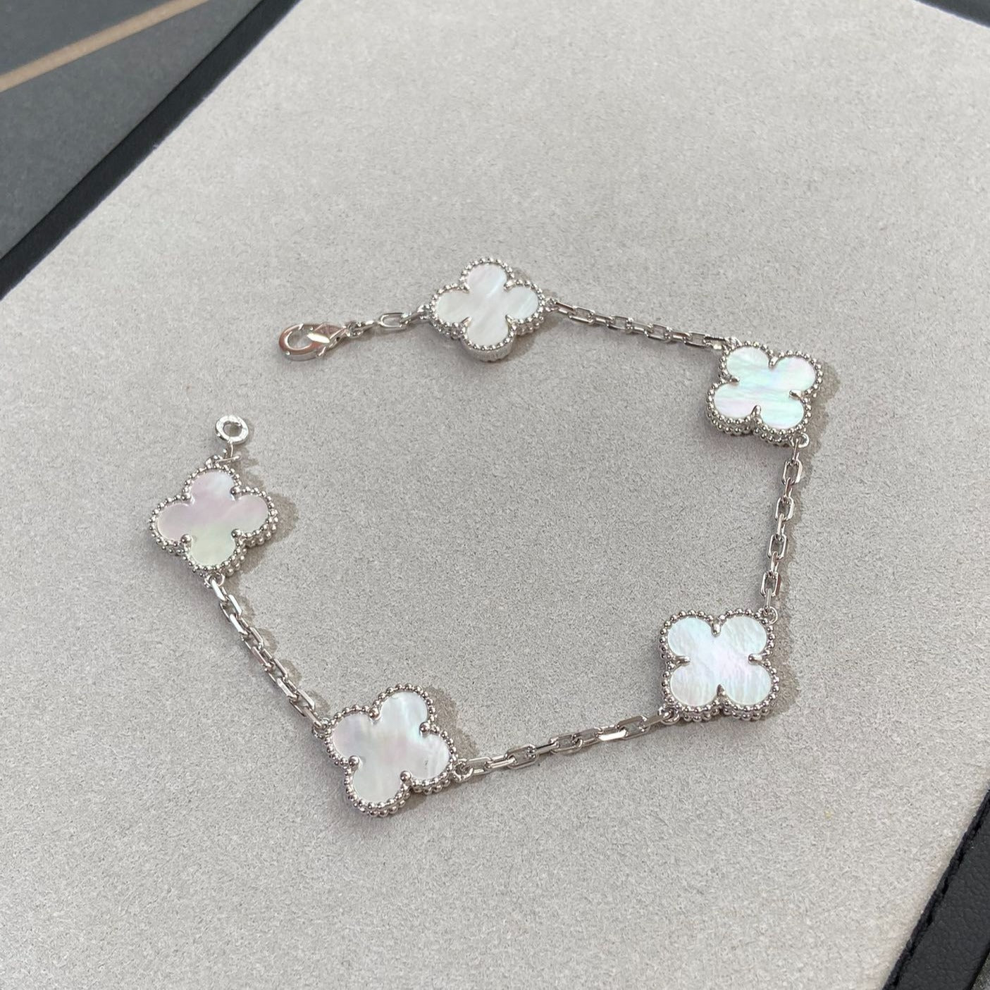 [Echo Fine ]CLOVER SILVER MOP 5 MOTIF BRACELET
