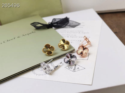 [Echo Fine ]CLOVER MEDIUM STUD EARRINGS