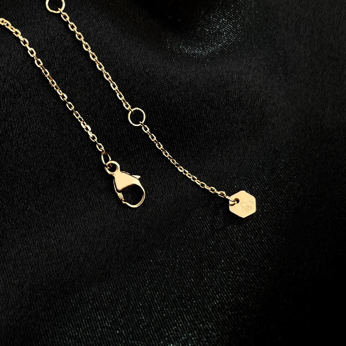 [Echo Fine ]BEE MINI NECKLACE