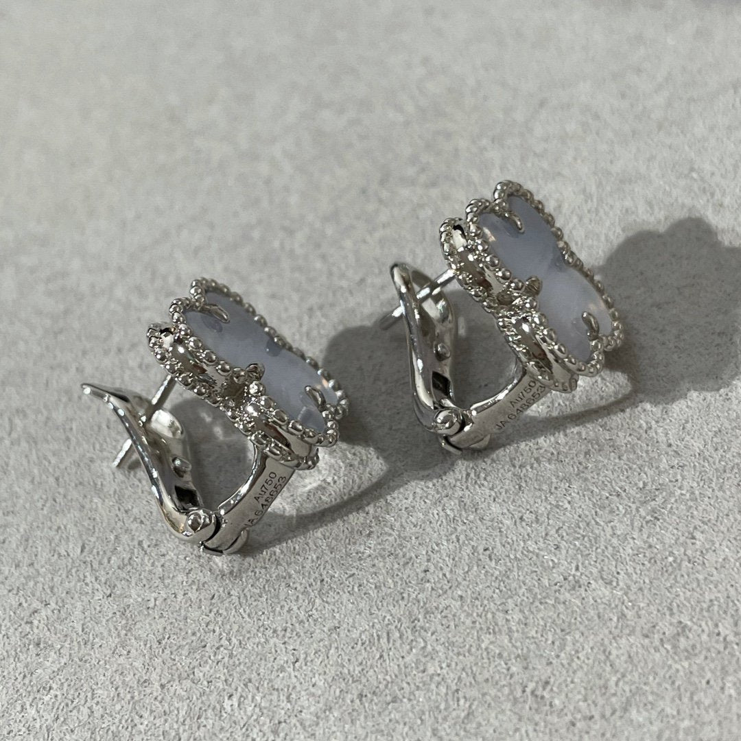 [Echo Fine ]CLOVER CHALCEDONY SILVER STUD EARRINGS