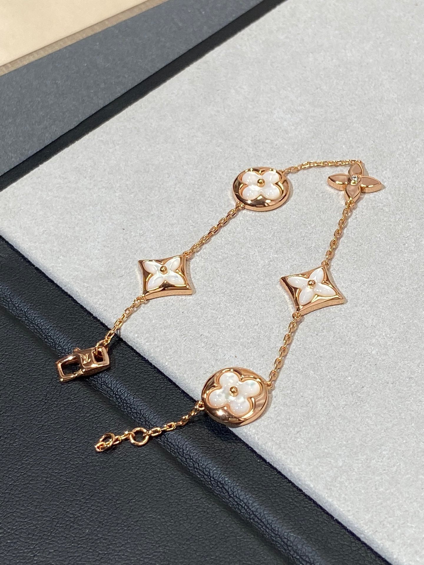 [Echo Fine ]STAR AND SUN 5 MOTIF MOP PINK GOLD BRACELET