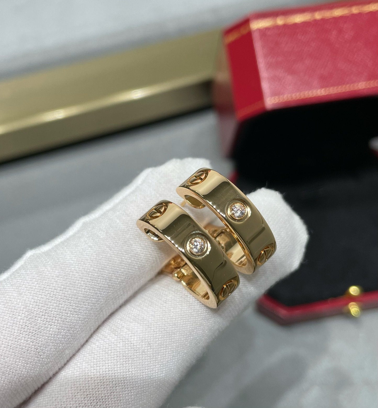 [Echo Fine ]LOVE 5.5MM 1 DIAMOND EARRINGS