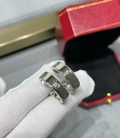 [Echo Fine ]LOVE 5.5MM 1 DIAMOND EARRINGS