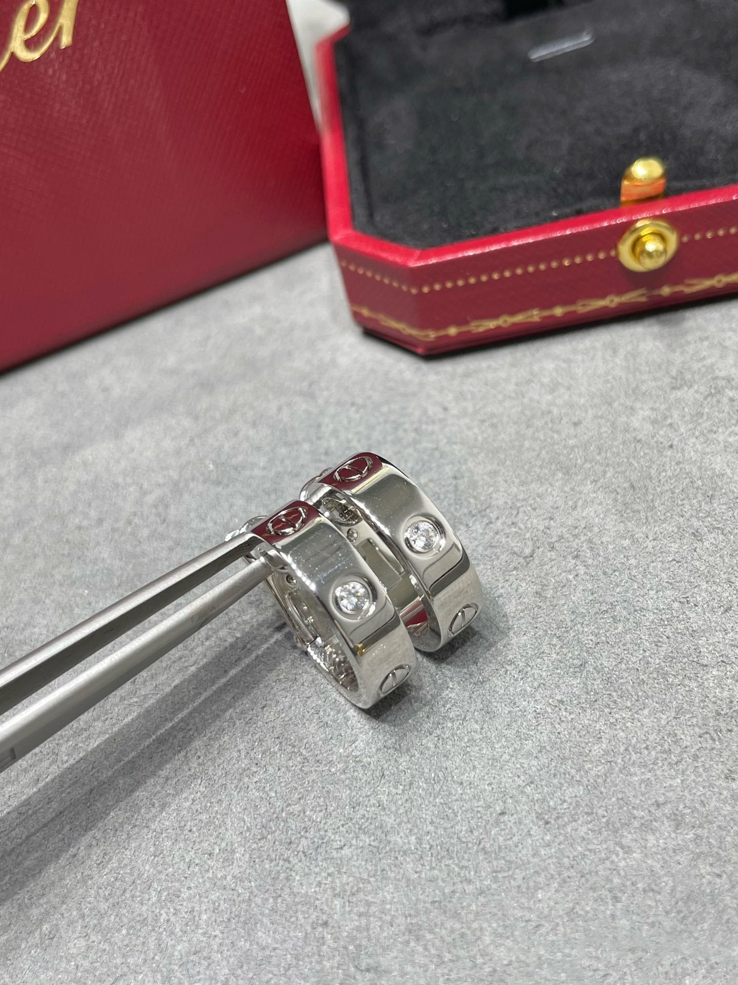[Echo Fine ]LOVE 5.5MM 1 DIAMOND EARRINGS