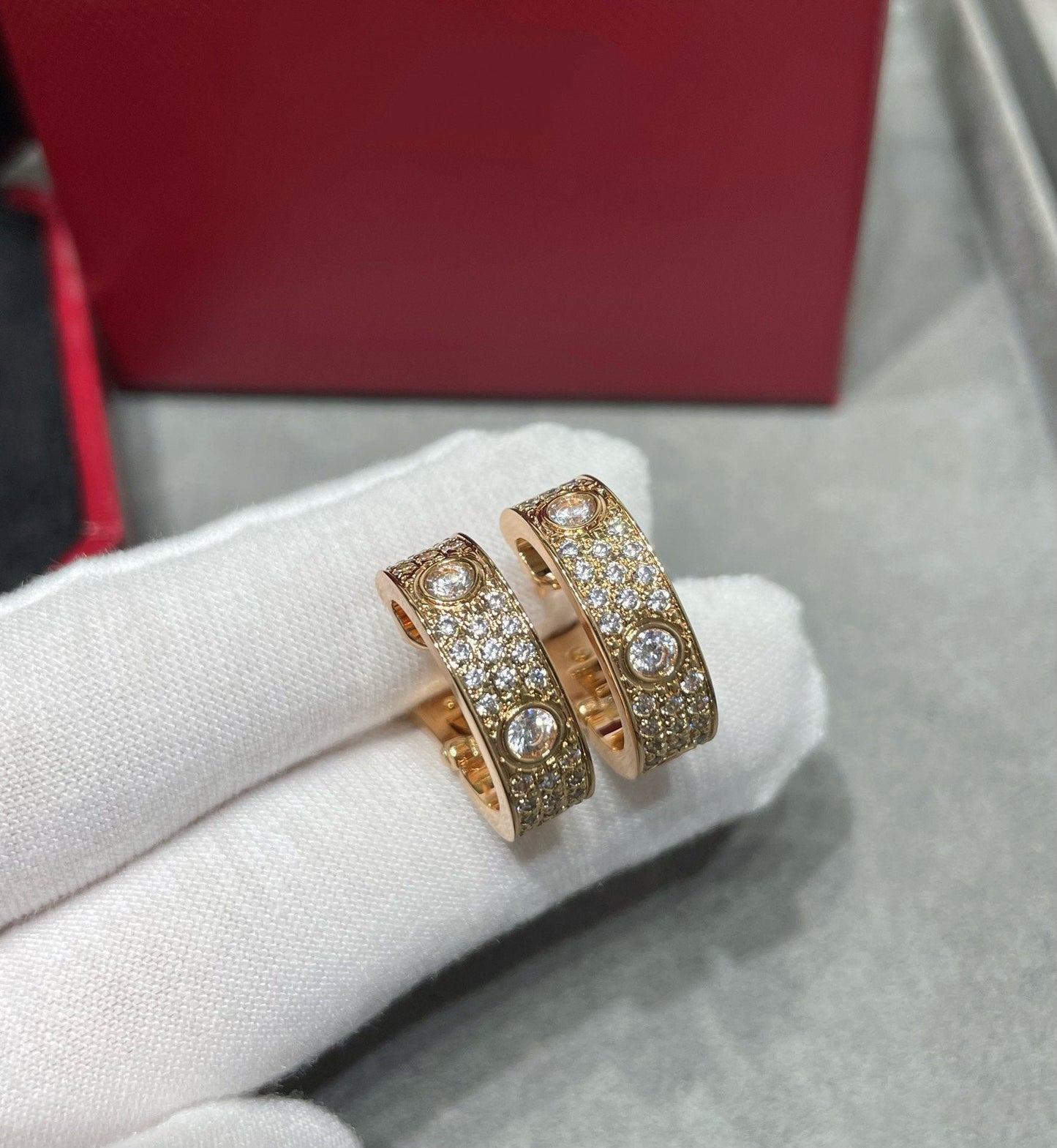 [Echo Fine ]LOVE 5.5MM DIAMOND PAVED EARRINGS