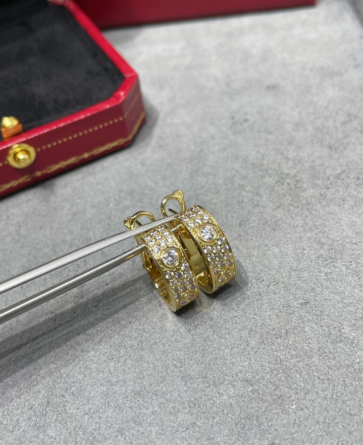 [Echo Fine ]LOVE 5.5MM DIAMOND PAVED EARRINGS