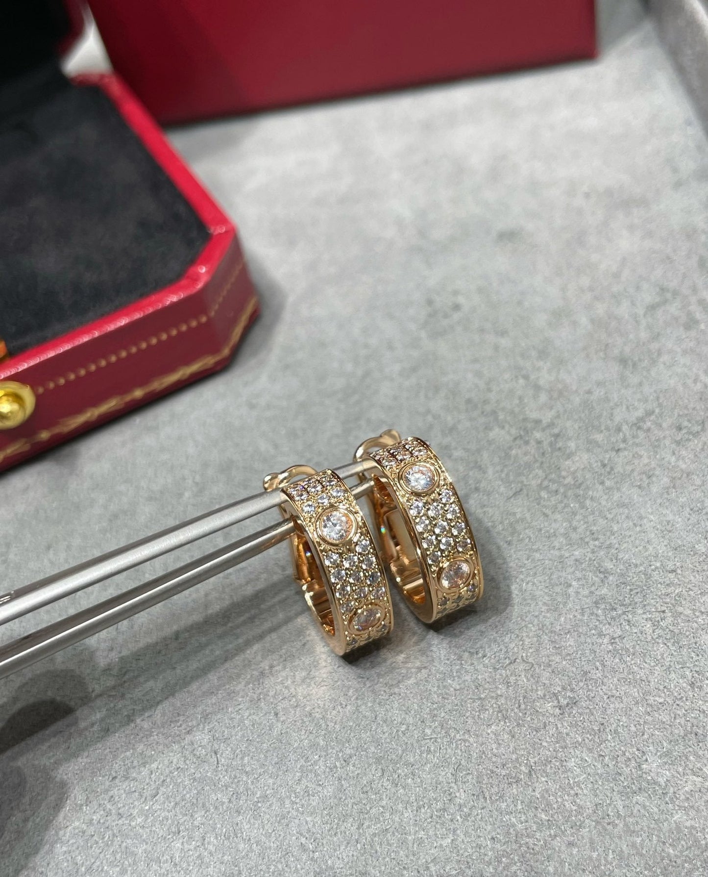 [Echo Fine ]LOVE 5.5MM DIAMOND PAVED EARRINGS