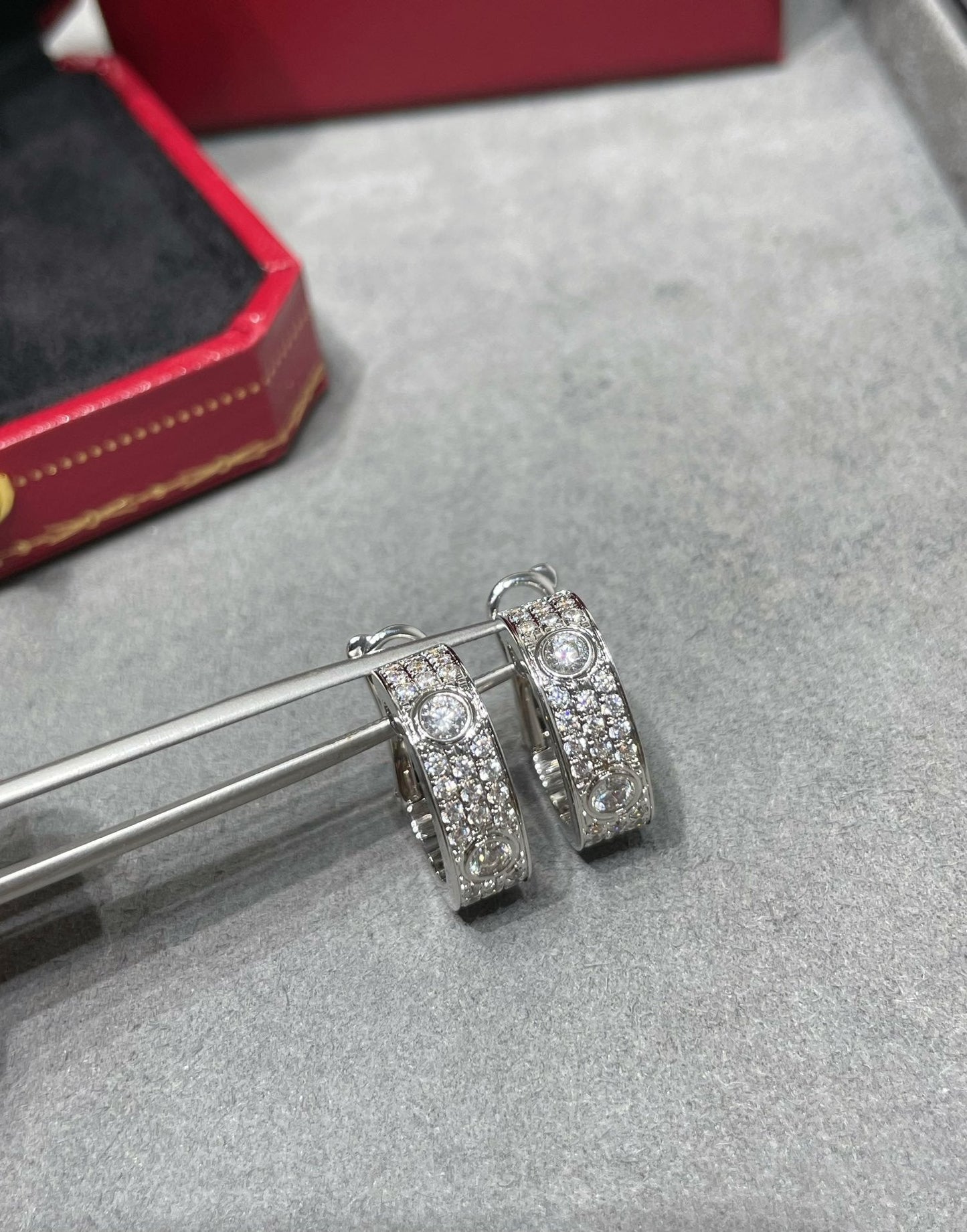 [Echo Fine ]LOVE 5.5MM DIAMOND PAVED EARRINGS