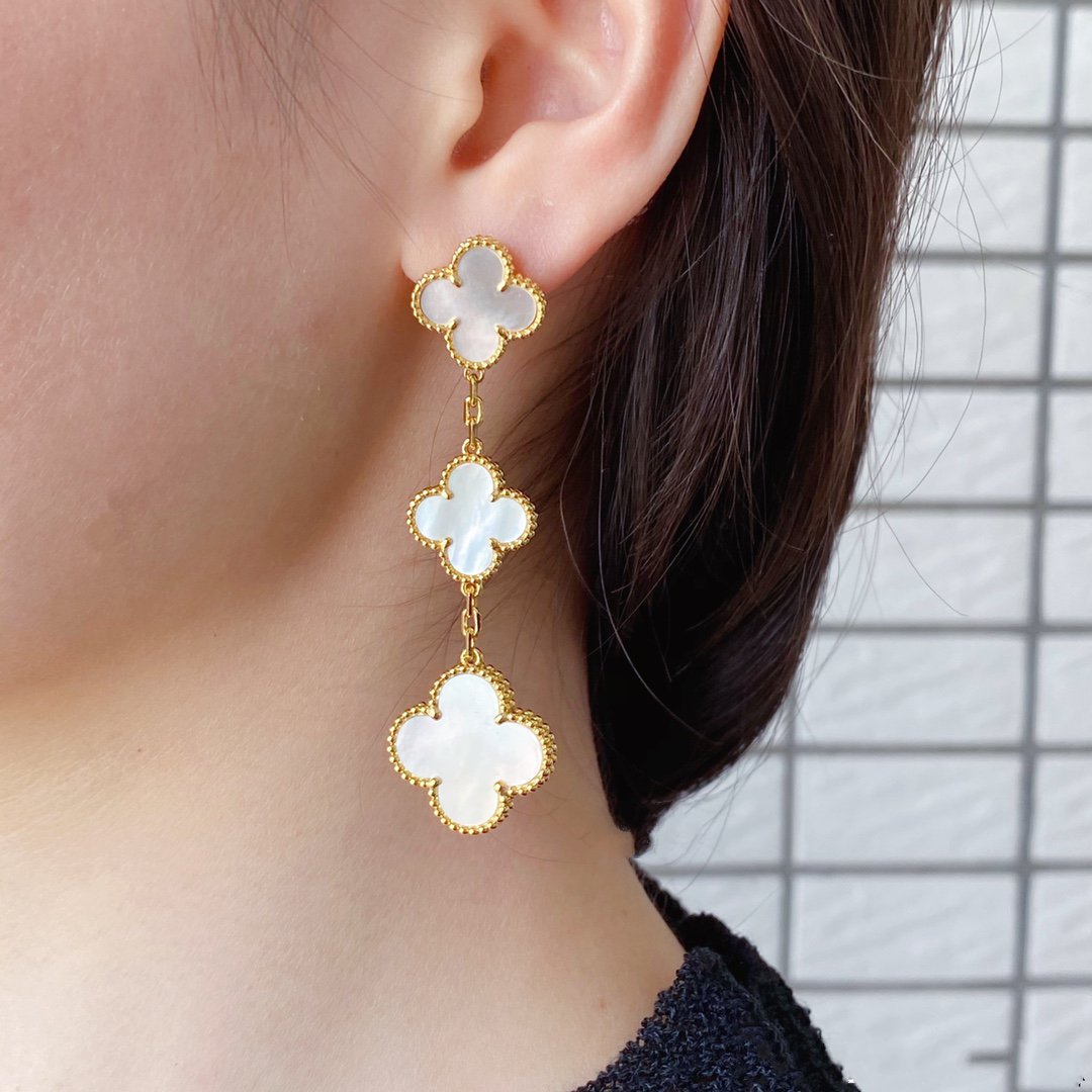 [Echo Fine ]CLOVER MOP 3 MOTIFS GOLD EARRINGS
