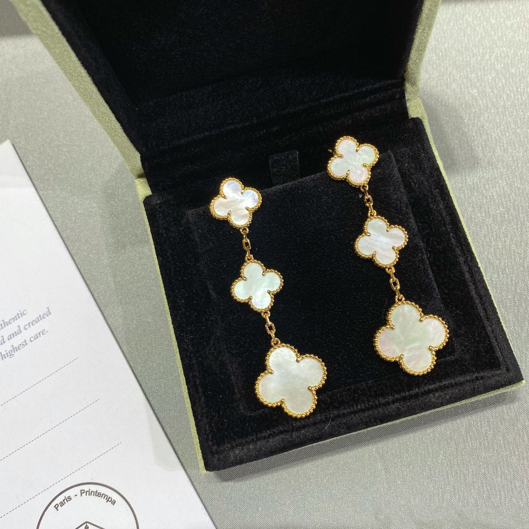 [Echo Fine ]CLOVER MOP 3 MOTIFS GOLD EARRINGS
