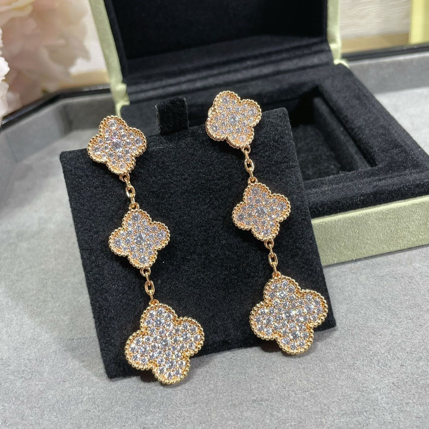 [Echo Fine ]CLOVER 3 MOTIFS DIAMOND PAVED ROSE GOLD EARRINGS