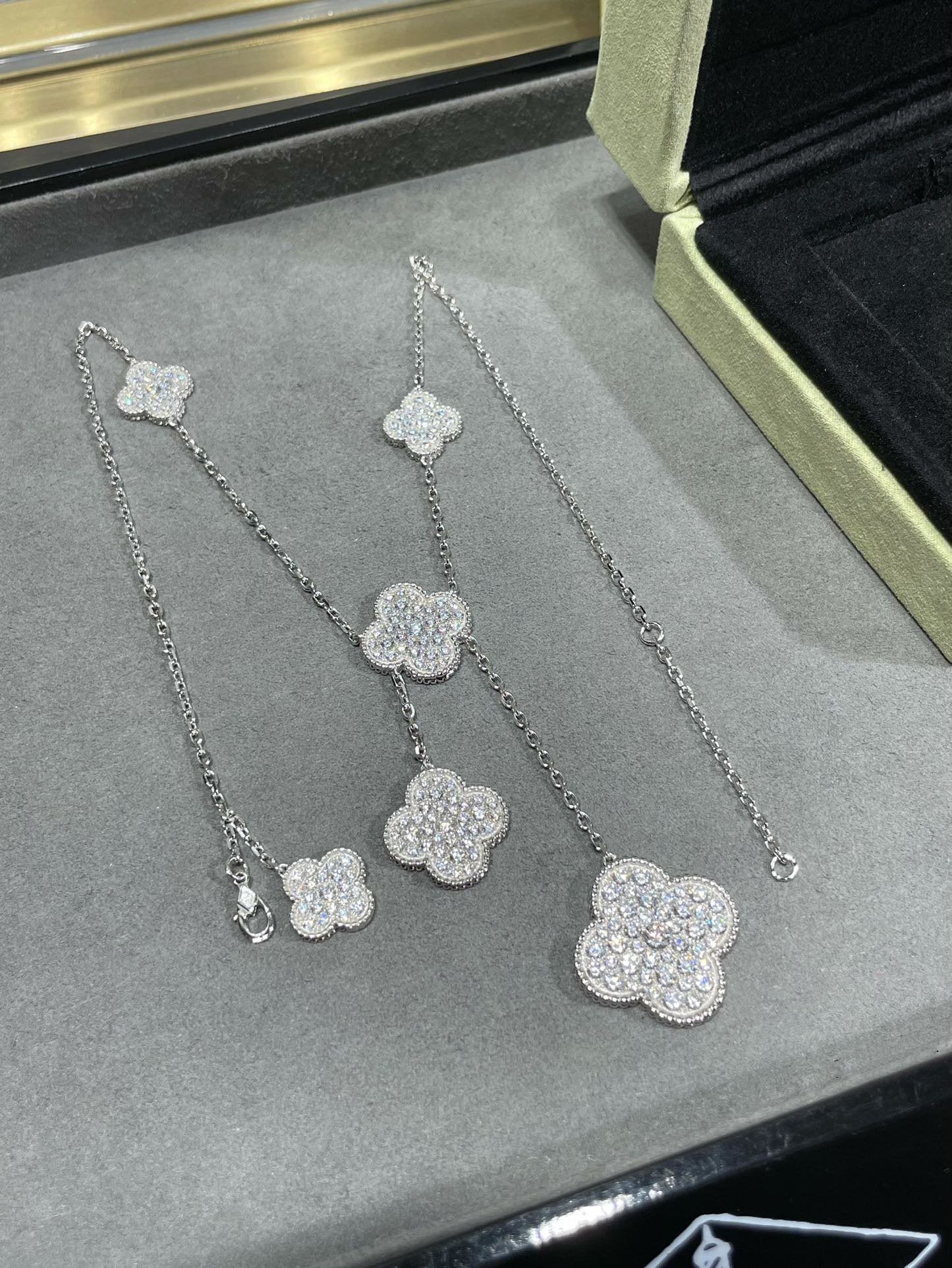 [Echo Fine ]CLOVER 6 MOTIF DIAMOND PAVED NECKLACE