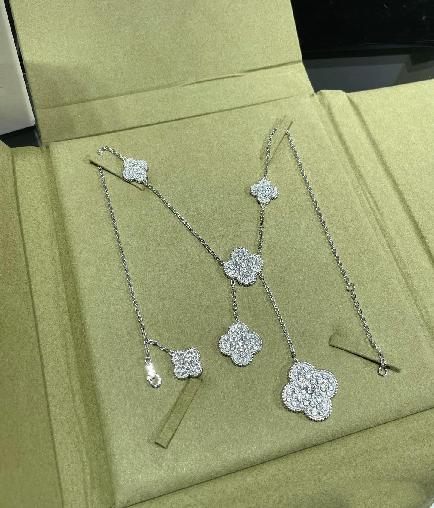 [Echo Fine ]CLOVER 6 MOTIF DIAMOND PAVED NECKLACE