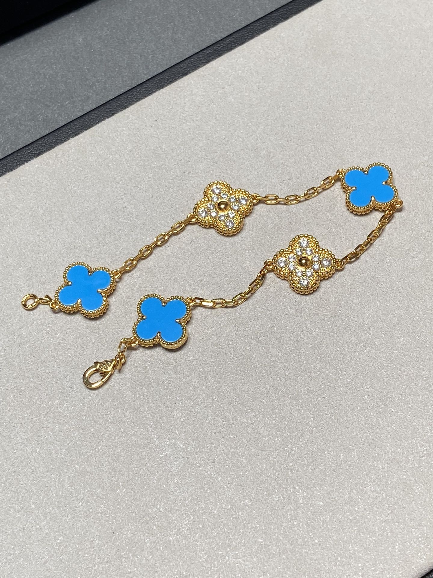 [Echo Fine ]CLOVER 5 MOTIF BLUE CHALCEDONY DIAMOND GOLD BRACELET