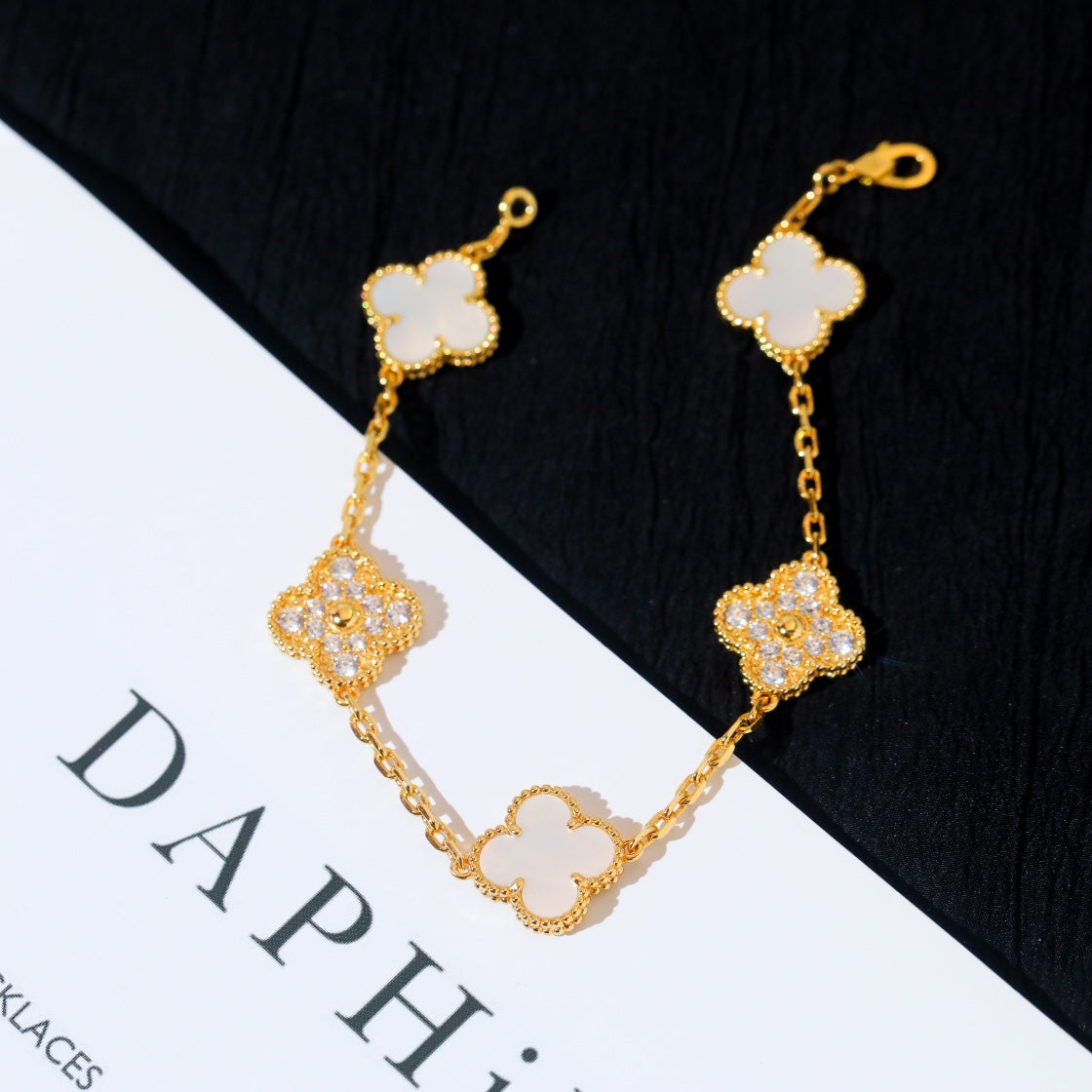 [Echo Fine ]CLOVER BRACELET 5 MOTIF WHITE MOP DIAMOND