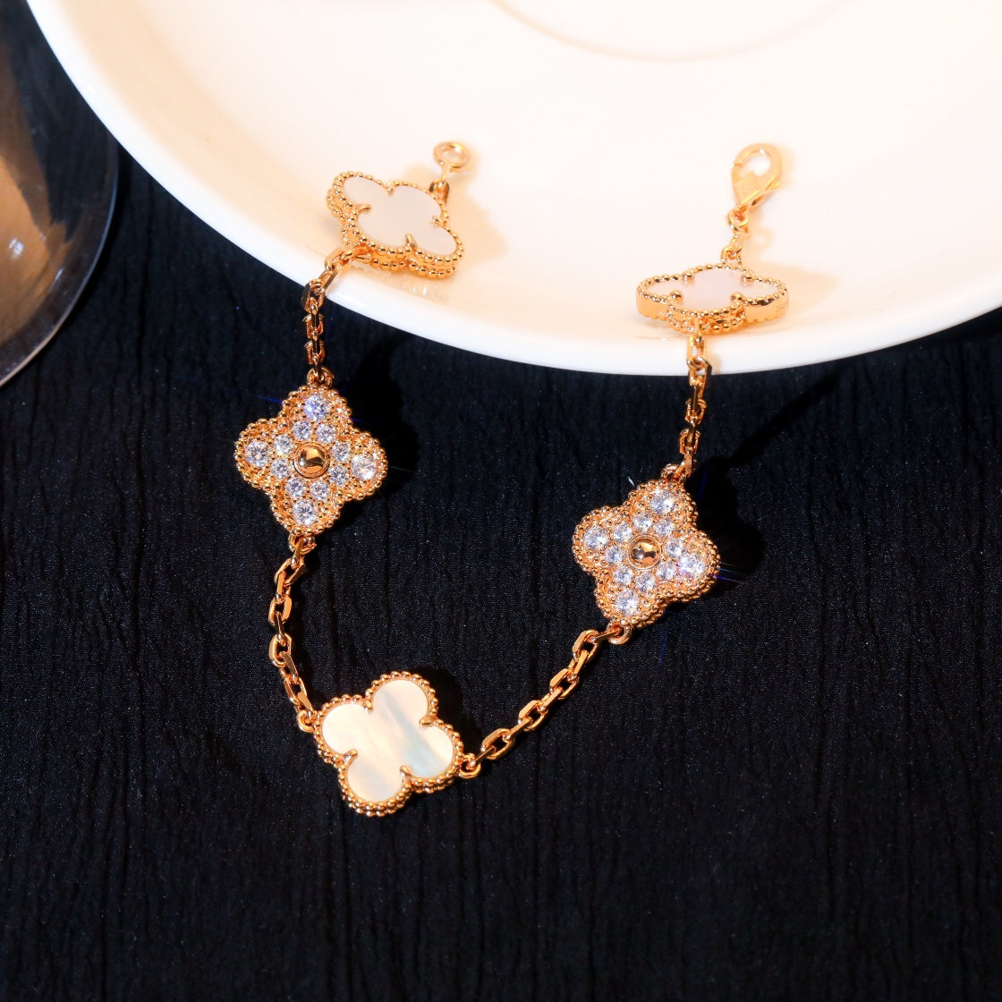 [Echo Fine ]CLOVER BRACELET 5 MOTIF WHITE MOP DIAMOND