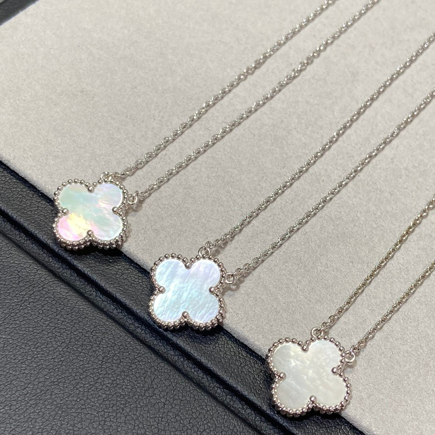 [Echo Fine ]CLOVER MEDIUM SILVER WHITE MOP NECKLACE