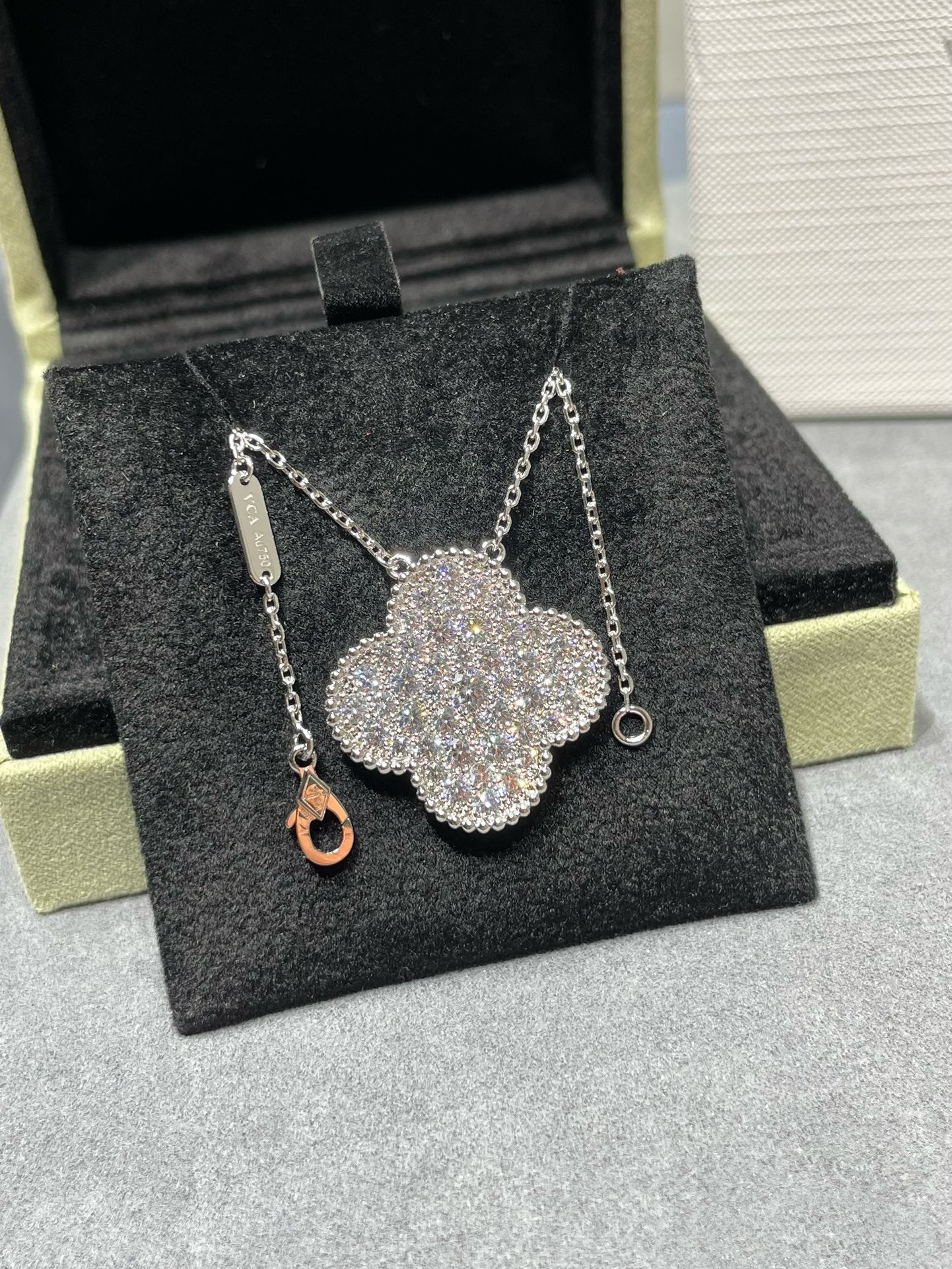 [Echo Fine ]CLOVER 25MM LARGE PENDANT DIAMOND PAVED SILVER NECKLACE