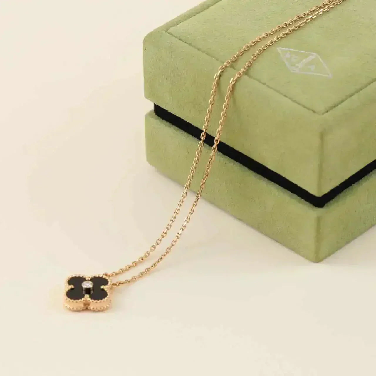 [Echo Fine ]CLOVER 15MM DIAMOND ONYX NECKLACE