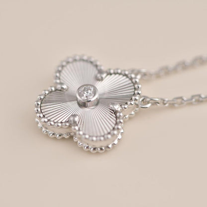 [Echo Fine ]CLOVER  15MM DIAMOND LASER NECKLACE SILVER