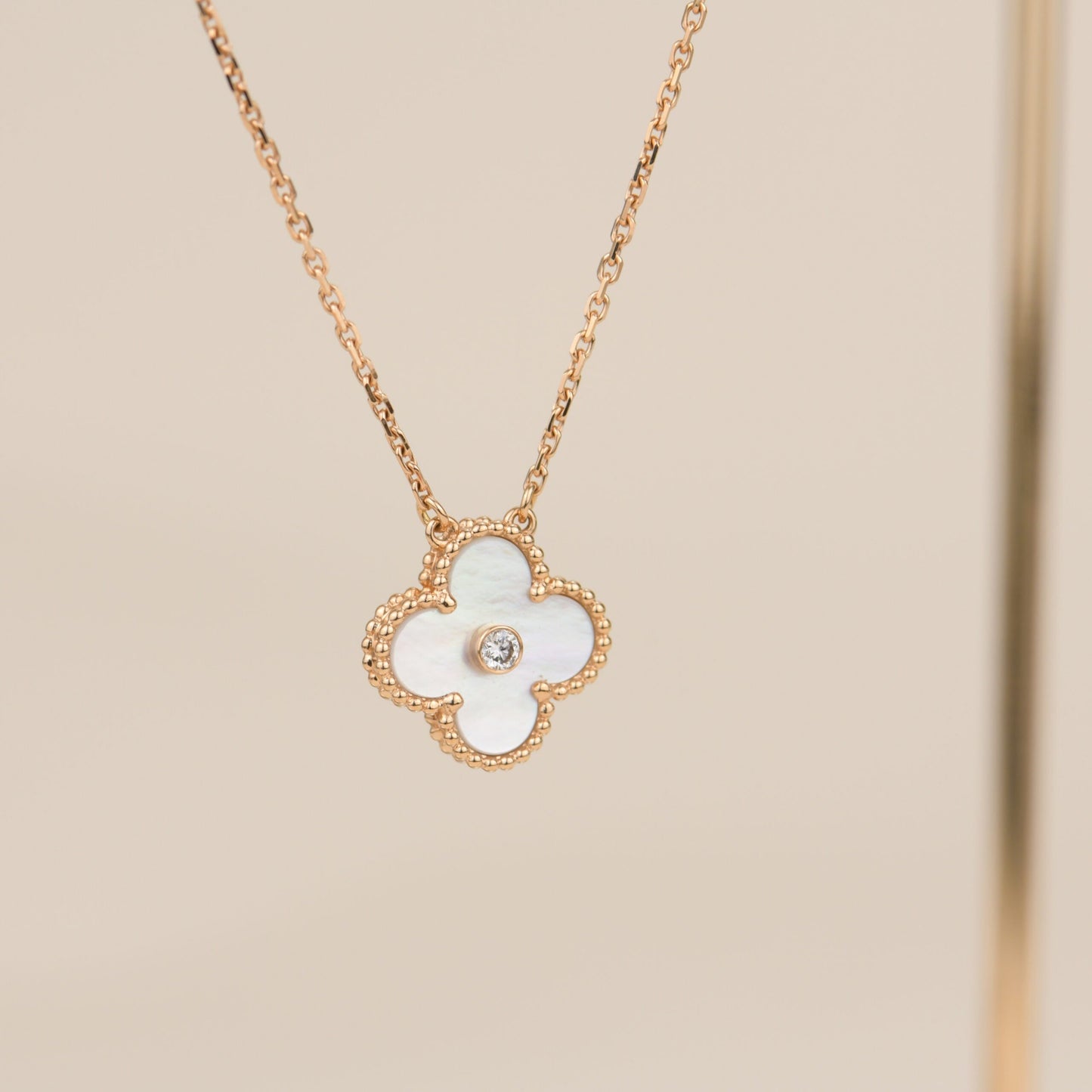 [Echo Fine ]CLOVER 15MM DIAMOND WHITE FRITILLARIA NECKLACE