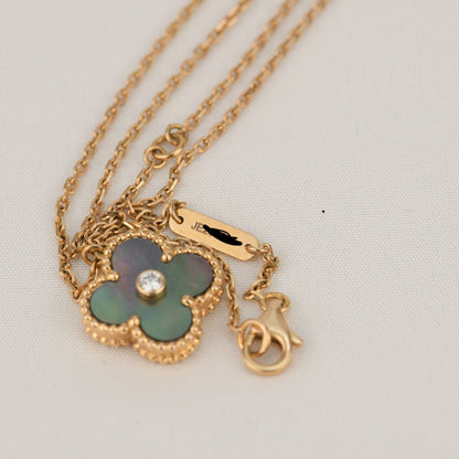 [Echo Fine ]CLOVER 15MM DIAMOND AND MOTHER-OF-GREY NECKLACE