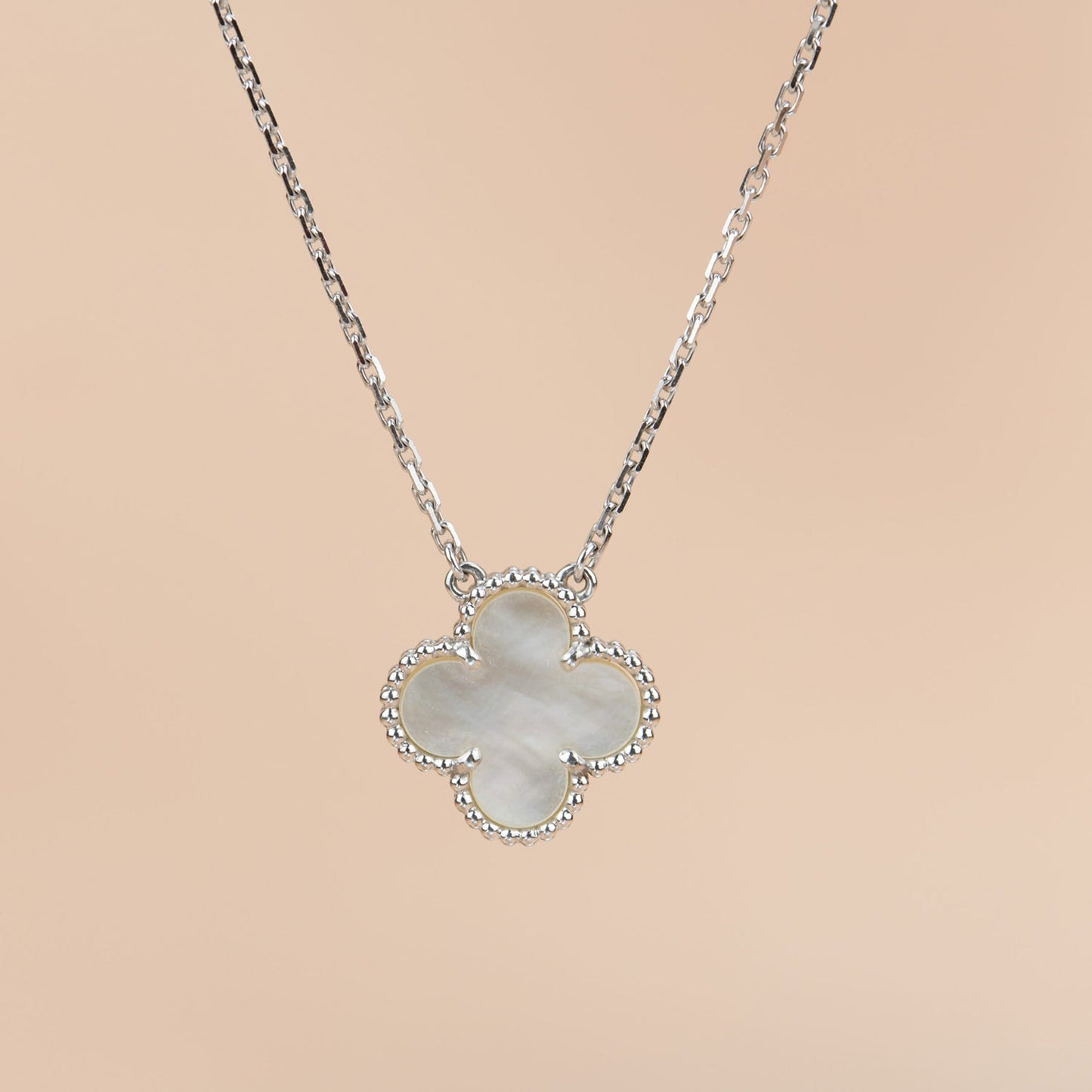 [Echo Fine ]CLOVER  15MM WHITE MOTHER-OF-PEARL SILVER