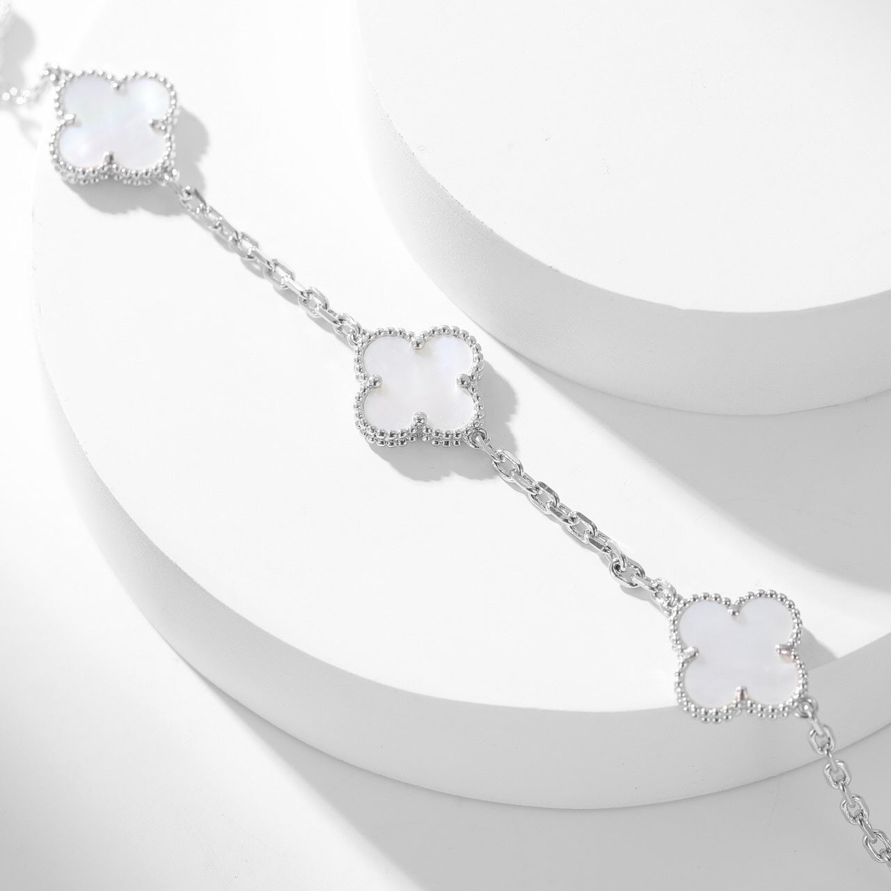 [Echo Fine ]CLOVER 10 MOTIFS WHITE MOTHER OF PEARL NECKLACE