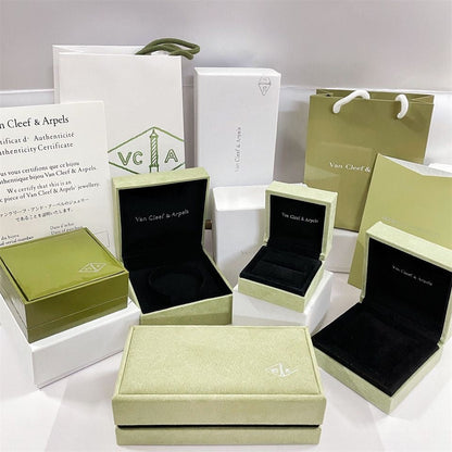 [Echo Fine ]VA CLOVER BRACELET NECKLACE RING BOX GIFT BAG