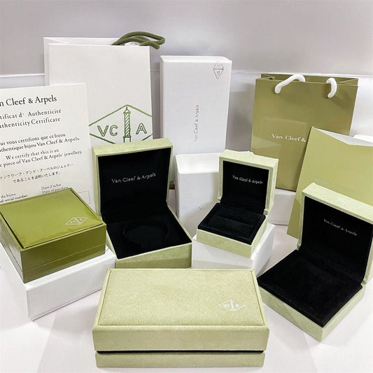 [Echo Fine ]VA CLOVER BRACELET NECKLACE RING BOX GIFT BAG