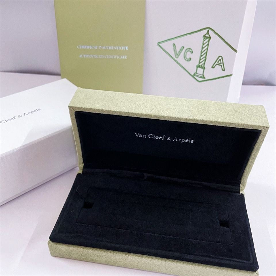 [Echo Fine ]VA CLOVER BRACELET NECKLACE RING BOX GIFT BAG