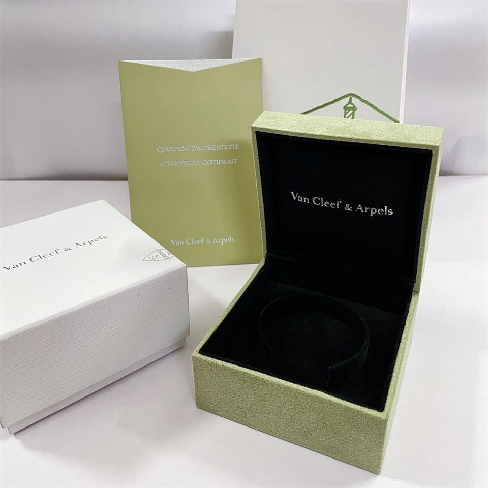 [Echo Fine ]VA CLOVER BRACELET NECKLACE RING BOX GIFT BAG